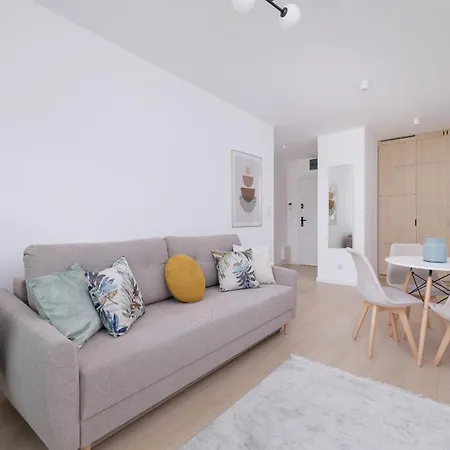 Krowoderska With Balcony Near Center By Rent Like Apartamento
