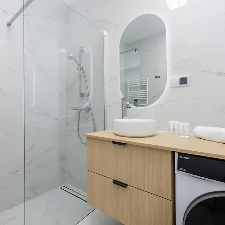 شقة Krowoderska With Balcony Near Center By Rent Like *