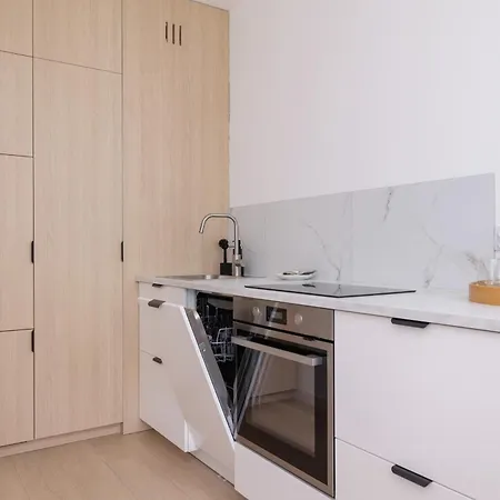 Krowoderska With Balcony Near Center By Rent Like Apartmán